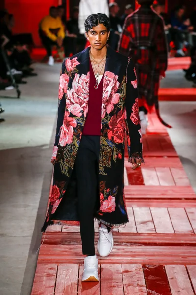 Look 27